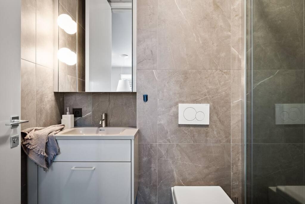 Private Lux 2Br & 2Ba City Center With Free Parking Reykjavík Dış mekan fotoğraf